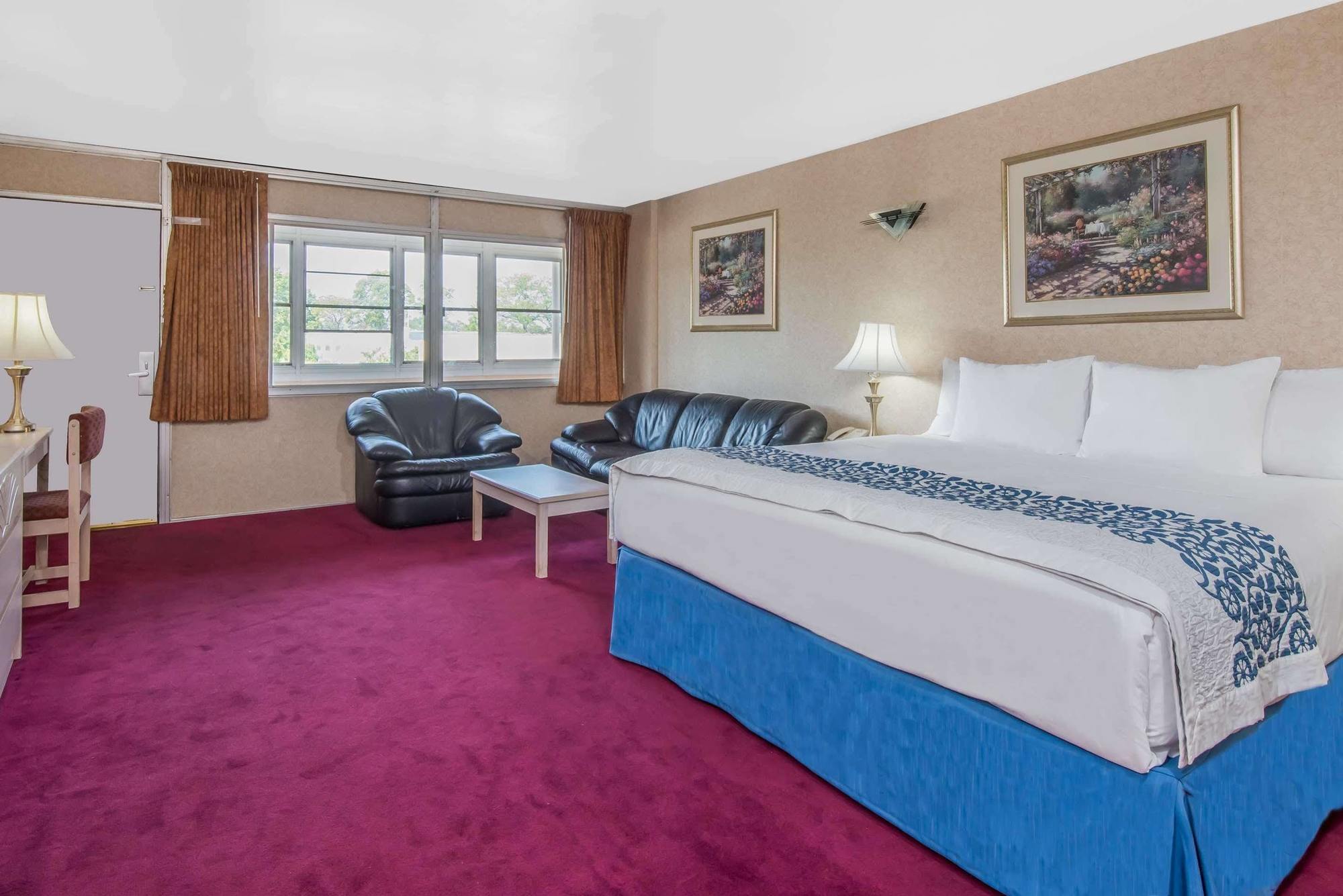 Days Inn By Wyndham Hicksville Long Island Esterno foto